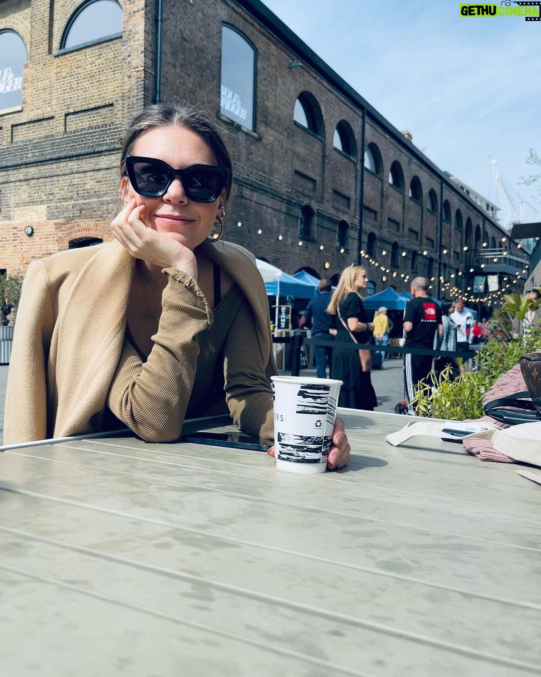 Aslı Enver Instagram - Once upon a time ☕️ London