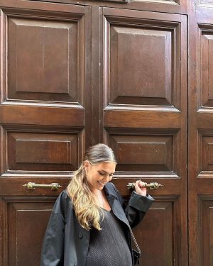 Aslı Enver Instagram - Hayatımdaki her şey ve herkes için teşekkür ederim…👆🏻🙏🏻🤍