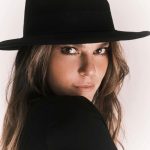 Aslı Enver Instagram - @vogueturkiye @hazalbayat_ @eceogt @mustafanurdogdu @ibrahimzengin @ecebirsen_ 🎩❣️