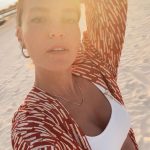 Aslı Enver Instagram - freckle bath☀️ Mexico