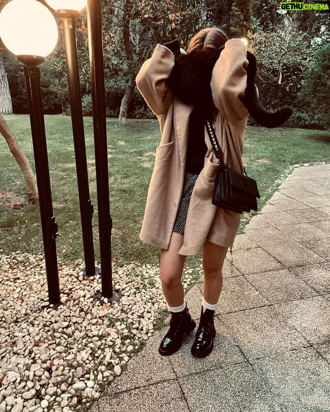 Aslı Enver Instagram - I’m singin’ with the 🐈⬛🖤
