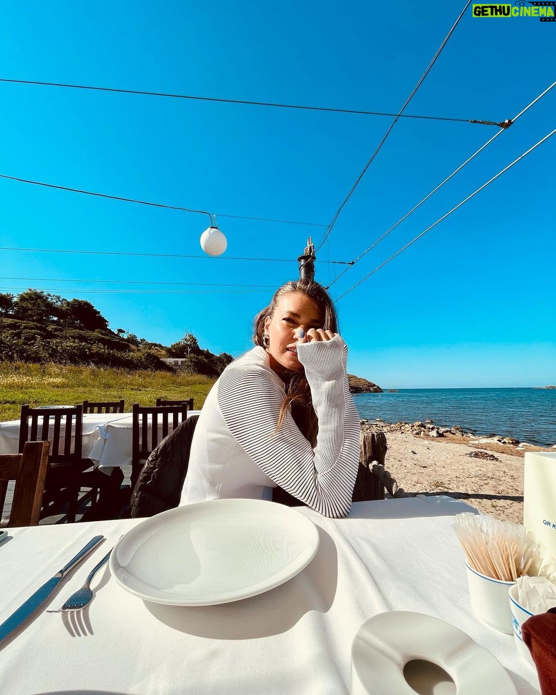 Aslı Enver Instagram - Arı vızvızvız 🐝 Dünya'da Bir Yer