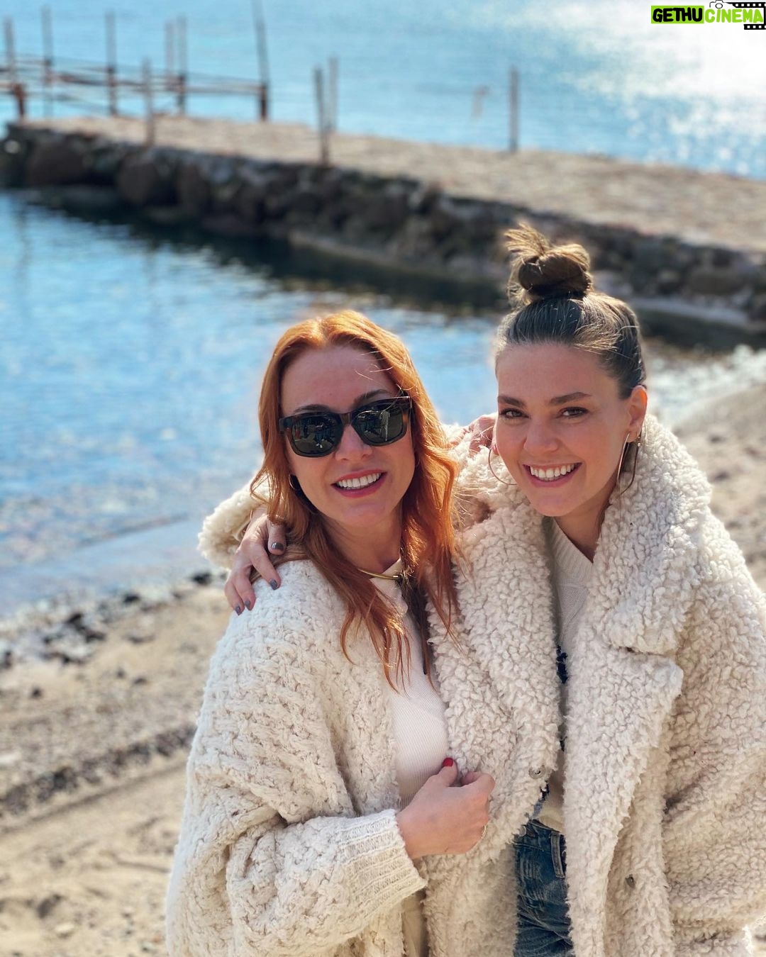 Aslı Enver Instagram - Kuzu mee🐑 @dolibom 📸 @aysebarim