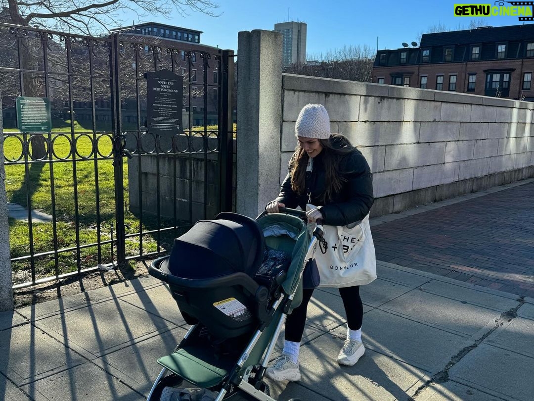 Aslı Enver Instagram - Jet lag is for amateurs 🤪✈️ #bostondump ❄️ Boston, Massachusetts