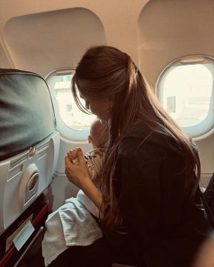 Aslı Enver Instagram - Mini mini bir kuş 🐣🤍