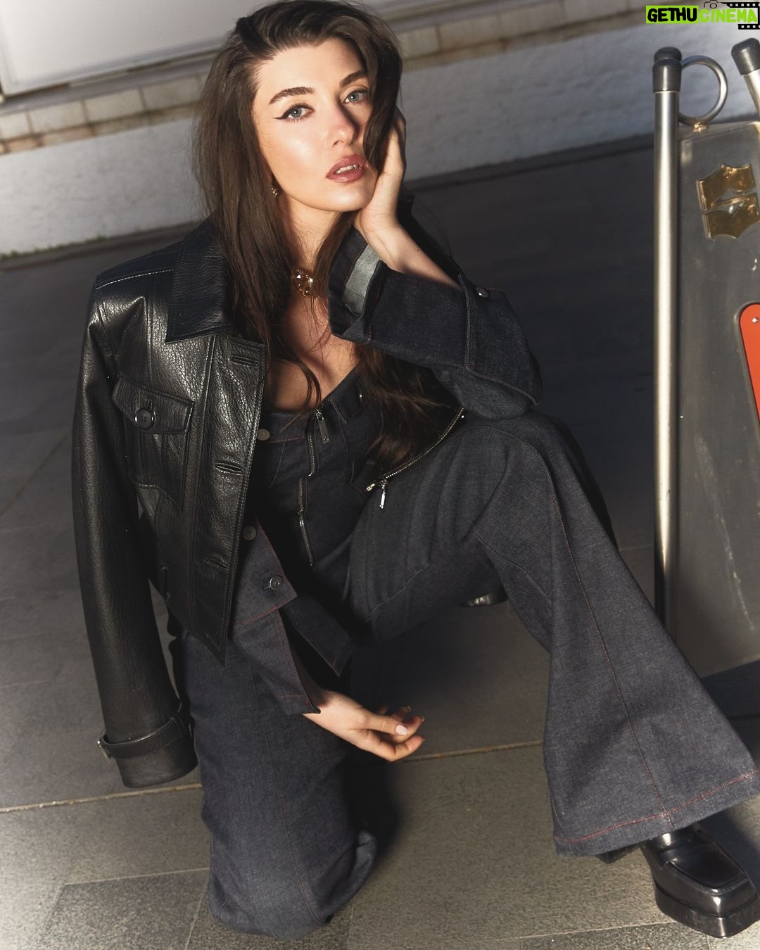 Aslıhan Güner Instagram - 🖤🔗 @magdergi #mart ’24.03 📸