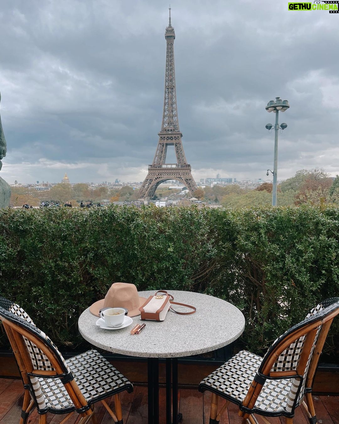 Aslıhan Güner Instagram - ✨🤍✨ Paris, France