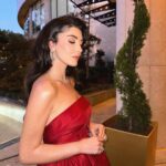 Aslıhan Güner Instagram - Heyecan dolu,büyülü bir geceden.. ♥️✨ İstanbul Galası.. ♥️ __________________ Harika ekibime çok teşekkür ediyorum♥️🙏🏻 Styling @itsardagurdal ✨ Elbise @tuvana_buyukcinar @a46tuvanam Saç @batuhangelisli & @cengizakdumann Makyaj @dilannnsen ♥️ Ayakkabı @maisonvalentino ✨ Mücevherler @terzihan 💎 Otel @conradistanbulbosphorus 💫 Ve @katicoban ✨ Ve @muge_bolat ✨ Conrad Istanbul Bosphorus