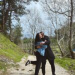Aslıhan Güner Instagram – Seni çok seviyorum diğer yarım..
İyi ki’M.. Kalbimin neşesi..
Yüzümü güldürenim,hayatımın şansı..
Sen yanımdaysan her şey güzel,her yer aydınlık.. 
İyi ki,iyi ki doğdun… 
@mertkilic76 ♥️🎉🎂 #20.04 Bergama, İzmir