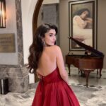 Aslıhan Güner Instagram - ✨🧚🏻‍♀️✨ #themagicstory ♥️ Conrad Istanbul Bosphorus