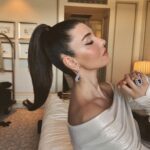 Aslıhan Güner Instagram – 📸🌪️✨
Biraz da #backstage 
@magdergi 🥂