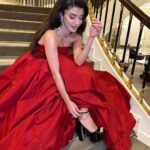 Aslıhan Güner Instagram - Heyecan dolu,büyülü bir geceden.. ♥️✨ İstanbul Galası.. ♥️ __________________ Harika ekibime çok teşekkür ediyorum♥️🙏🏻 Styling @itsardagurdal ✨ Elbise @tuvana_buyukcinar @a46tuvanam Saç @batuhangelisli & @cengizakdumann Makyaj @dilannnsen ♥️ Ayakkabı @maisonvalentino ✨ Mücevherler @terzihan 💎 Otel @conradistanbulbosphorus 💫 Ve @katicoban ✨ Ve @muge_bolat ✨ Conrad Istanbul Bosphorus
