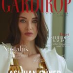 Aslıhan Güner Instagram – Aslıhan Güner: Güçlü, Güzel ve Cool ✨ 
“Değişip dönüşebildiğim her rol beni özgürleştiriyor ve nefes almamı sağlıyor. Oyunculuğun kendisi benim tutkum, mutluluğum en güçlü yönüm…” diyen Aslıhan, sorularımızı tüm samimiyetiyle yanıtlayarak iç dünyasına yolculuk etmemizi sağladı. Aklına ve hayata olan bakış açısına hayran kalmamak mümkün değil. Başarılı oyuncu Aslıhan Güner ile çok keyifli bir kapak çekimi gerçekleştirdik. 
🦋🌸 @aslihanguner @gardiropmagazin #gardiropcover #gardiropmagazin
 
Yeni sayımız tüm dijital platformlarda ✨ 
 
#aslihanguner
Yayınlar Direktörü: @gulay_ozdemir 
Fotoğraflar: @serhathayri
Video: @unalavcii
Moda ve Güzellik Direktörü: @caglakucukdereli
Styling: @dorukkakiz
Saç: @batuhangelisli
Makyaj: @dilannnsen
Kurumsal İletişim: @mine.gunduz
Dijital İletişim: @yoncayalki
Styling Asistan: @beyz.kd
Prodüksiyon: @nutekstudio
Mekan: @eliteworldgrandkucukyali
Teşekkürler @abdullahbulutmanagement @basakgunesberk