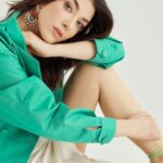 Aslıhan Güner Instagram – 🍀 
Bahar gelmişken,biraz renk?🫶🏻