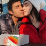Aslıhan Güner Instagram – 12. Yılımız bugün..🎊
Ruhumun ikizi.. Canmânâ’m.. 
Her güne mutlu uyanma sebebim.. ♥️🙏🏻
Not:Yıllaaar önce söylediğim gibi
“en yakın arkadaşınızla evlenin!”☺️