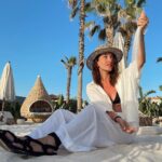 Aslıhan Güner Instagram – Güneşi çok sevdiğimden olsa gerek,
beni kocaman öptü! 🤍
#sunkissed☀️