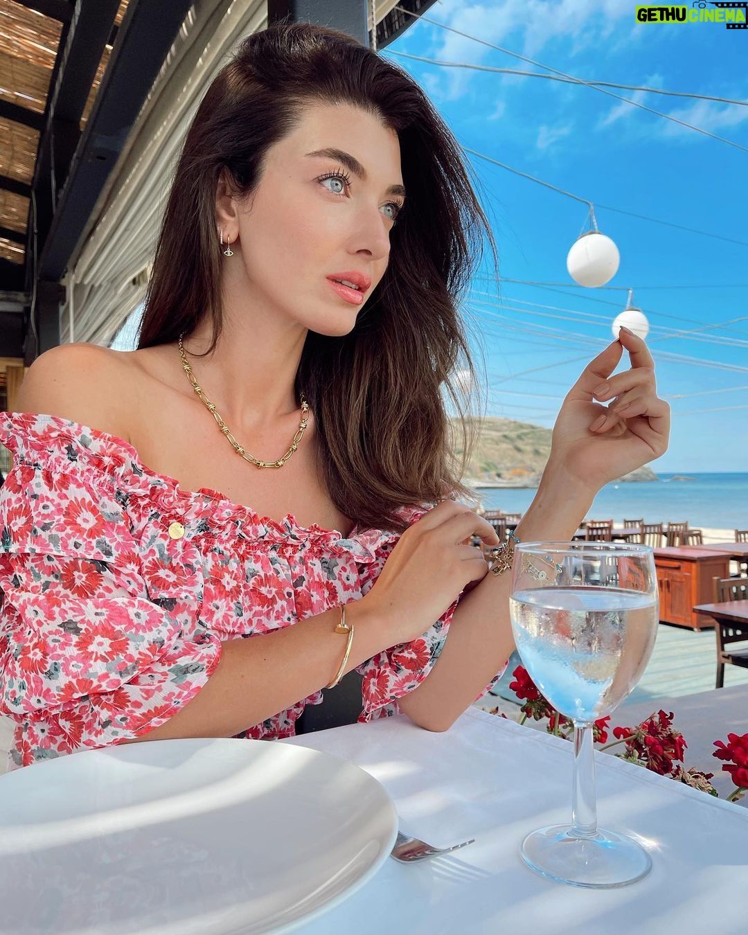 Aslıhan Güner - 326.6K Likes - 🌸