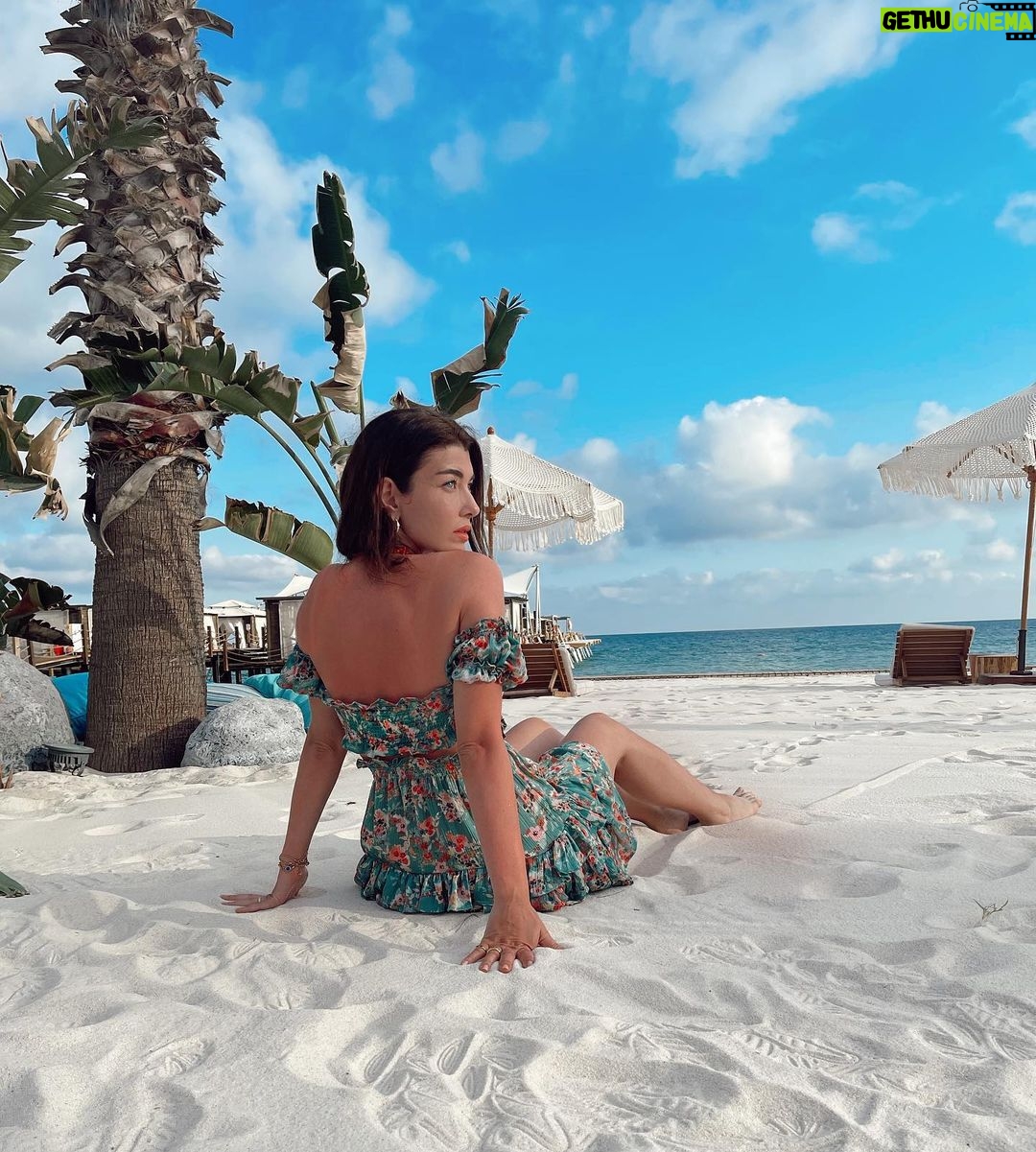 Aslıhan Güner - 328.6K Likes - 🏝☀️🧜🏻♀️