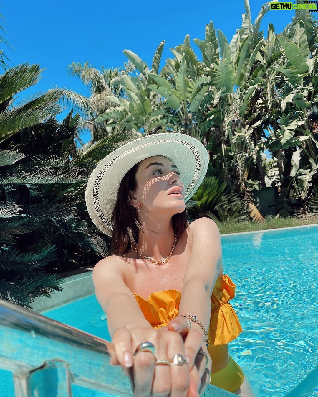 Aslıhan Güner - 396.5K Likes - ☀️💦🏝