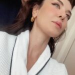 Aslıhan Güner Instagram – 📸🌪️✨
Biraz da #backstage 
@magdergi 🥂