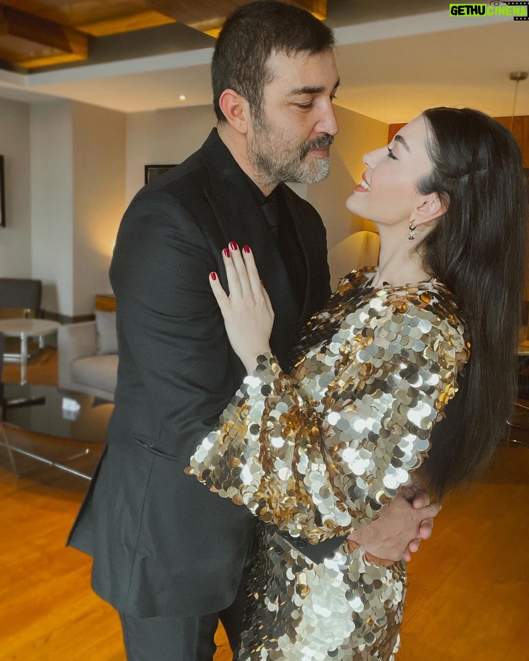 Aslıhan Güner - 311.9K Likes - Birlikte yaşlanmaya..♥️✨🎂
@mertkilic76 ♾️