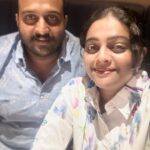 Aswathy Sreekanth Instagram - എന്നേക്കാൾ നാല് വർഷവും നാല് ദിവസവും ഇളയവൻ. എന്റെ പേര് അശ്വതിയെന്നായത് കൊണ്ട് മാത്രം അമൽ എന്ന ‘വെറൈറ്റി’ പേര് കിട്ടിയവൻ 😂 കൈയൂക്ക് കൊണ്ട് ഒരു യുദ്ധത്തിലും എനിക്കവനെ തോൽപ്പിക്കാൻ പറ്റിയിട്ടില്ല. മുടിക്ക് കുത്തിപ്പിടിച്ച് മുതുകിന് ഇടിച്ച് കളയും 🙄 പിന്നെ തോട്ടിലൂടെ ഒഴുകി വന്ന് കിട്ടിയതാണെന്നും, വീട്ടിൽ വേറെ ആർക്കുമില്ലാത്ത പൊക്കം നിനക്കു കിട്ടിയത് അങ്ങനാണെന്നും പറഞ്ഞ് മെന്റലി തളർത്തിയാണ് സൂർത്തുക്കളെ, ഞാൻ പിടിച്ച് നിന്നിരുന്നത് 😎 അവസാനത്തെ ഉരുളയ്ക്ക് കൂട്ടാൻ സൂക്ഷിച്ച് സൂക്ഷിച്ച് പാത്രത്തിന്റ അരികത്ത് വയ്ക്കുന്ന വറുത്ത മീൻ കഷ്ണം ഒരു ദാക്ഷിണ്യവുമില്ലാതെ എടുത്തോണ്ട് പോണ ടിപ്പിക്കൽ അനിയൻ. അതറിയാവുന്ന അമ്മ അടുക്കളയിൽ എനിക്കൊരു കഷ്ണം മാറ്റി വച്ചിരുന്നത് കൊണ്ടാണ് ഞങ്ങടെ വീട്ടിൽ ജൻഡർ ഇക്വാളിറ്റി നില നിന്നു പോന്നത് 😎 മിനിറ്റിനു മൂന്ന് വച്ച് ബിസിനസ് ഐഡിയ വരും,അപ്പൊ തന്നെ ചേച്ചീന്നൊരു വിളി വരും. തെറ്റിയും തിരുത്തിയും പിന്നേം ചെയ്തും നീ പതിനെട്ട് തികയും മുന്നേ എടുത്ത ഉത്തരവാദിത്തങ്ങളിൽ തോറ്റ് കൊടുക്കാതെ നിൽക്കുന്നുണ്ടല്ലോ ! നീ നല്ല ഭർത്താവും മകനും അനിയനും ഒക്കെ ആവുമ്പോഴും ആണഹന്തകളുടെ തരി പോലുമില്ലാതെ, അമ്മയടുത്തില്ലാത്ത രണ്ട് കുഞ്ഞിപ്പിള്ളേരെ നീ വളർത്തിയത് കണ്ടപ്പഴാണ് എനിക്ക് നിന്നോട് ശരിക്കും ബഹുമാനം തോന്നിയത്. നമ്മളെ വളർത്തിയ അച്ഛനമ്മമാരോടും ❤️ നീ മുത്താണെന്ന് നിന്നോട് ഞാൻ പറഞ്ഞിട്ടിലെങ്കിലും നീ മുത്താടാ മുത്ത്. (നീയിപ്പോ കരയും ന്ന് എനിക്ക് അറിയാം 😂) എനിക്ക് സങ്കടം വന്നാൽ എന്നേക്കാൾ സങ്കടം വരുന്ന, ചേച്ചീടെ കുണുവാവയ്ക്ക് പിറന്നാൾ ഉമ്മ 😘