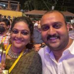 Aswathy Sreekanth Instagram - എന്നേക്കാൾ നാല് വർഷവും നാല് ദിവസവും ഇളയവൻ. എന്റെ പേര് അശ്വതിയെന്നായത് കൊണ്ട് മാത്രം അമൽ എന്ന ‘വെറൈറ്റി’ പേര് കിട്ടിയവൻ 😂 കൈയൂക്ക് കൊണ്ട് ഒരു യുദ്ധത്തിലും എനിക്കവനെ തോൽപ്പിക്കാൻ പറ്റിയിട്ടില്ല. മുടിക്ക് കുത്തിപ്പിടിച്ച് മുതുകിന് ഇടിച്ച് കളയും 🙄 പിന്നെ തോട്ടിലൂടെ ഒഴുകി വന്ന് കിട്ടിയതാണെന്നും, വീട്ടിൽ വേറെ ആർക്കുമില്ലാത്ത പൊക്കം നിനക്കു കിട്ടിയത് അങ്ങനാണെന്നും പറഞ്ഞ് മെന്റലി തളർത്തിയാണ് സൂർത്തുക്കളെ, ഞാൻ പിടിച്ച് നിന്നിരുന്നത് 😎 അവസാനത്തെ ഉരുളയ്ക്ക് കൂട്ടാൻ സൂക്ഷിച്ച് സൂക്ഷിച്ച് പാത്രത്തിന്റ അരികത്ത് വയ്ക്കുന്ന വറുത്ത മീൻ കഷ്ണം ഒരു ദാക്ഷിണ്യവുമില്ലാതെ എടുത്തോണ്ട് പോണ ടിപ്പിക്കൽ അനിയൻ. അതറിയാവുന്ന അമ്മ അടുക്കളയിൽ എനിക്കൊരു കഷ്ണം മാറ്റി വച്ചിരുന്നത് കൊണ്ടാണ് ഞങ്ങടെ വീട്ടിൽ ജൻഡർ ഇക്വാളിറ്റി നില നിന്നു പോന്നത് 😎 മിനിറ്റിനു മൂന്ന് വച്ച് ബിസിനസ് ഐഡിയ വരും,അപ്പൊ തന്നെ ചേച്ചീന്നൊരു വിളി വരും. തെറ്റിയും തിരുത്തിയും പിന്നേം ചെയ്തും നീ പതിനെട്ട് തികയും മുന്നേ എടുത്ത ഉത്തരവാദിത്തങ്ങളിൽ തോറ്റ് കൊടുക്കാതെ നിൽക്കുന്നുണ്ടല്ലോ ! നീ നല്ല ഭർത്താവും മകനും അനിയനും ഒക്കെ ആവുമ്പോഴും ആണഹന്തകളുടെ തരി പോലുമില്ലാതെ, അമ്മയടുത്തില്ലാത്ത രണ്ട് കുഞ്ഞിപ്പിള്ളേരെ നീ വളർത്തിയത് കണ്ടപ്പഴാണ് എനിക്ക് നിന്നോട് ശരിക്കും ബഹുമാനം തോന്നിയത്. നമ്മളെ വളർത്തിയ അച്ഛനമ്മമാരോടും ❤️ നീ മുത്താണെന്ന് നിന്നോട് ഞാൻ പറഞ്ഞിട്ടിലെങ്കിലും നീ മുത്താടാ മുത്ത്. (നീയിപ്പോ കരയും ന്ന് എനിക്ക് അറിയാം 😂) എനിക്ക് സങ്കടം വന്നാൽ എന്നേക്കാൾ സങ്കടം വരുന്ന, ചേച്ചീടെ കുണുവാവയ്ക്ക് പിറന്നാൾ ഉമ്മ 😘