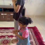 Aswathy Sreekanth Instagram – When Kamala decided to join chechi’s dance class. Guru was patient enough to accommodate the new student @abbad_ram_mohan 😁🥰 

#classicaldance #danceclass #padmakamala #babydancing #mygirls