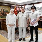 Atta Halilintar Instagram - Selamat Bapak @prabowo Anugrah pangkat istimewa Jendral TNI.. Jendral bintang 4 yang diberikan Bapak Presiden @jokowi Terus Membangun Negri pak Prabowo!