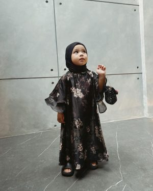 Atta Halilintar Instagram - Friday Blessss 🤲🏼 berkah selalu anak papa