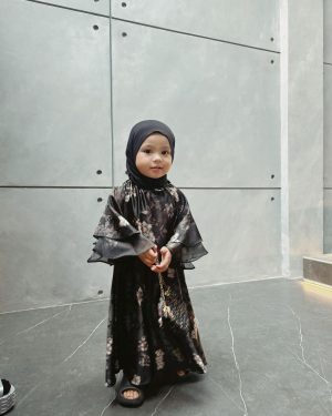 Atta Halilintar Instagram - Friday Blessss 🤲🏼 berkah selalu anak papa