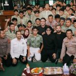 Atta Halilintar Instagram - SEREM 😭🥺 (di slide makin serem) Saya dateng ke sekolah banyak anak2 bercerita hingga berurai air mata pengalaman di bully sampai ke hal sensitif dari Sd. Sekolah Mahal ada Bully, Sekolah Negri ada Bully, Sampai Sekolah Agama pun ada Ya Allah 🤲🏼 jaga anak2 kami ya Allah GERAKAN BERSAMA POLRES JAKSEL! #STOPBULLYING #BeraniBicara