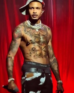 August Alsina Instagram - Thankyou for 7million. ❤️‍🩹 With so many eyes watching, i could only hope to lead an authentic life, thriving through pain & opposition. With hopes to lead a NATION to do the same.. in grace, love, purity, & positivity.💪🏾 S/O 2 all the authentic “SELFer’s” on the journey w/ me… cus being YOURself can be the most revolutionary act these days. #GANGSHTTT 🥷 [“Myself” the album 💿 linked in bio] 📸: @_isignhearts
