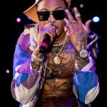 August Alsina Instagram - God said: 🗣️ “They are going to destroy themselves while attempting to destroy you. Carry worry nor “fear, -NOT” about your mission. Nor the wrenches thrown into your momentum. Use that same strength that worry & revenge takes, to simply stay in the race. For you’ll see them hung by their own foot w/ the same ropes & noose they had prepared for u. Buried, in the very same ditches they’ve seemingly dug for you. YET,☝🏾 Whilst that be so.. DON’T revel in this. For vengeful emotion can only further woven, entrap or become you. True liberty comes as you keep YOUR posture! One of love, One of God, One of empathy. ❤️‍🩹🤞🏽 -peace