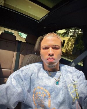 August Alsina Instagram - Happy Easter Y’all! HE has risen & paid it all to be worry free.. YET allergy season is beat boxing 🥊 & troubling me. 😪😂 May The Lord be a big box of tissue & Benadryl.. but not the make you tired kind.🥴 JAH bless… keep streaming “Myself” the album 💿 linked in bio. & tap in to the site for wellness wear 👕 

@encinawellness