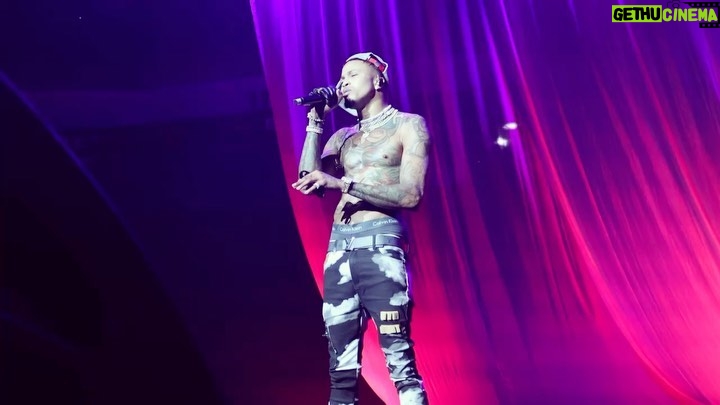 August Alsina Instagram - Couple weeks ago in New Orleans. I AM 4EVA NEW ORLEANS!! 🤴🏽 Thankyou @hasizzlethevoice for coming thru & sharing ya voice 🤞🏽❤️🩹 Y’all tap in & keep streaming “Myself” the album 💿(linked in bio)