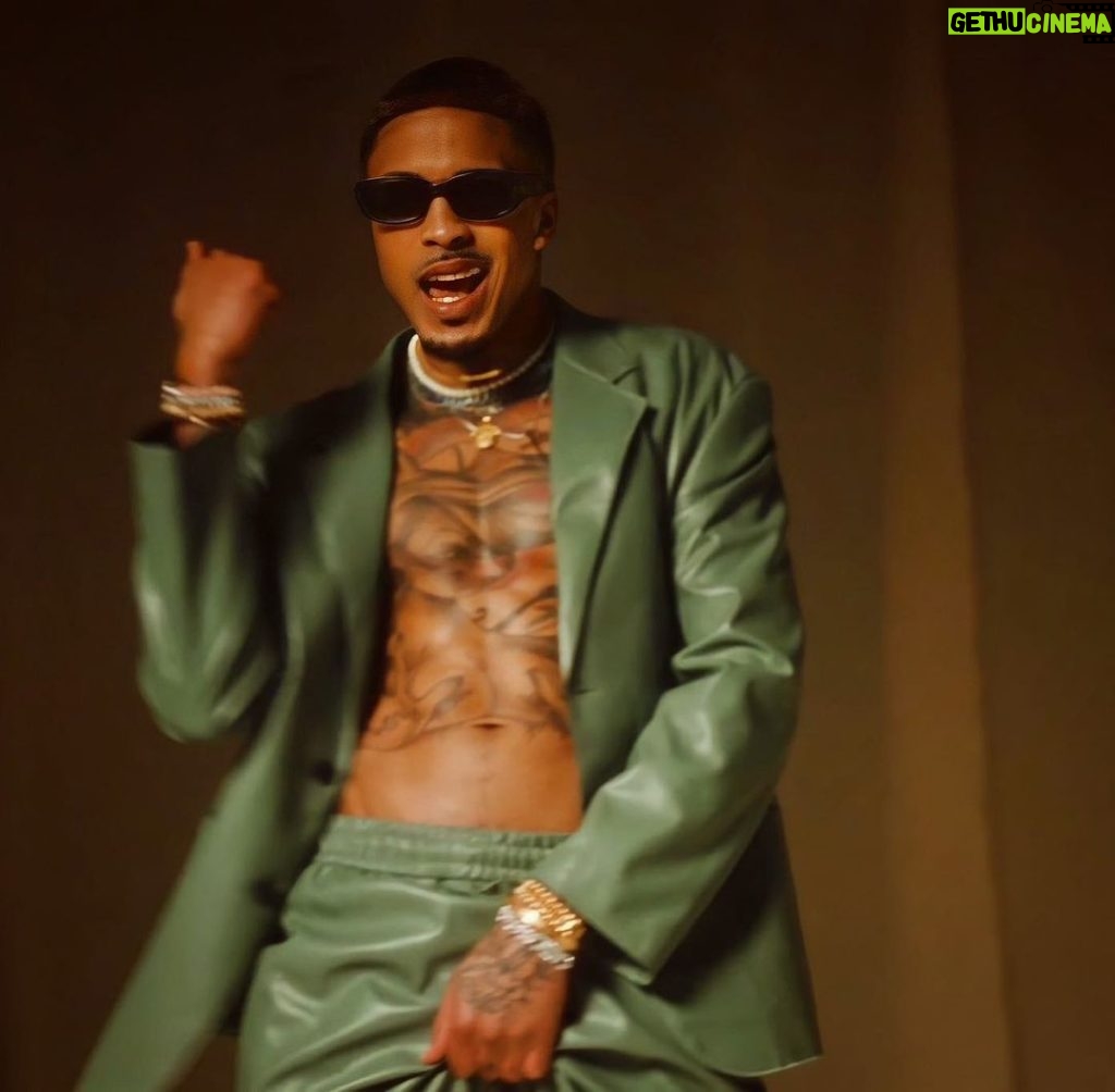 August Alsina Instagram - 🗣 Pay me my curren$y, Currently! 💰 you know dat money is time. ⌚️ |”Lied To You”| video out now (linked in bio)