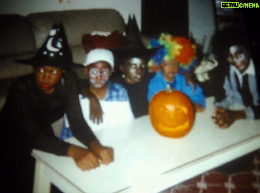 August Alsina Instagram - Happy Halloween!! 👻 🎃 The Vamp’s are out.🧛 (Mel to the Left of me) your right, if you viewing this.