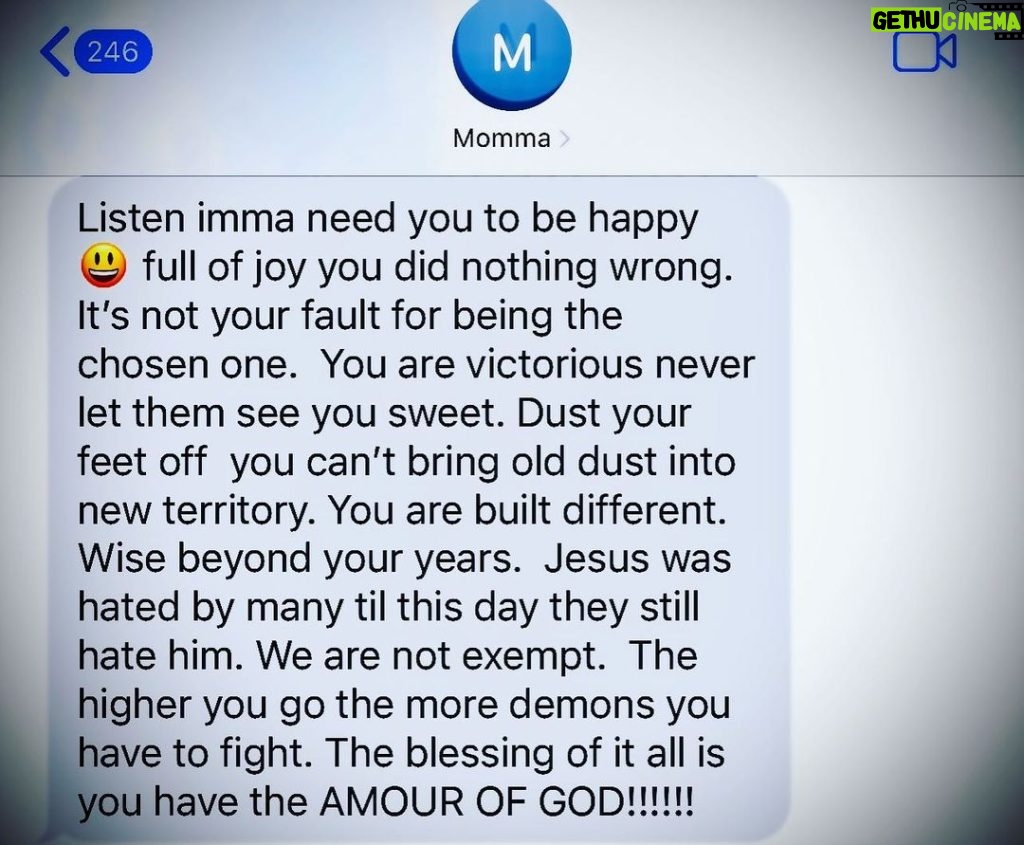 August Alsina Instagram - iLove You Mama!! ❤️‍🩹🤞🏽 & y’all don’t play w/ my mama bout her typo’s.. she getting older, ok!! 😂my Virgo already does it to her enough. Lol.. I’m So thankful for the healing that God has brought to my mom and I’s journey. I could lose it all today, & THAT would still be the greatest remaining gift known to the name and soul of August. Everybody stay safe, strive hard to believe in yourself and Jesus, and be sure to heal and clean your face w/ @encinawellness It’s FNF (fxk ninja free ) 🥷 ingredients laced in that :) oh & Thankyou for 31k over at @encinawellness Im humbled. 🕊