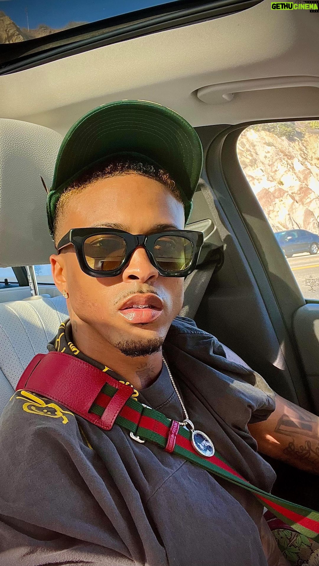 August Alsina Instagram - Life along the years got a lil dirty, played the fool a time or two, broke the rules, & took a few blows that hurt me. Heard a few words from others who cursed me. Experienced all the best, and the lowest of the worst things. Shattered all the old, in order to build a new me. So… With that said, and all new found wisdom through the murky waters I’ve had to tread… just make sho if you talkin, 🗣 talk THiRTY to Me. 😏 BIG KING SINA’ … neva da lil 1 🤨😒 Thankyou for all the birthday love ❤️ 🎥: @alsinafeed @alsinamedia