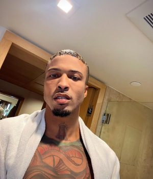 August Alsina Instagram - ||- @encinawellness says..|| “It’s difficult for new vibrant energy to enter your life if it’s clogged with old and outdated energy. Come Cleanse & purify your face & energetic space w/ @encinawellness with me.” -SinA
15 percent off sale still going til Oct 1st :)