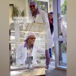 August Alsina Instagram - Pls go Follow @encinawellness & help me get to 10k healers in the community! Oh & s/o to the Virgo Priestess @pinkjems44 @luvostoya for catching me in my Doctor Sina Drip !! 💧 🗣 I Came Prepared!! 🪞💫🪞
