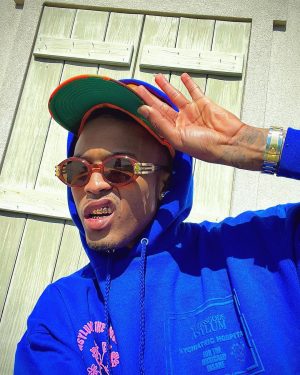 August Alsina Instagram - 🤴🏽 They call “King Gambetto” from the Ghetto 👑 🥷