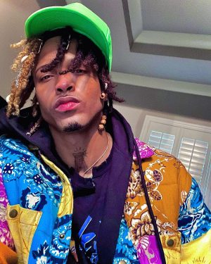 August Alsina Instagram - 1st pic : These eyes, tell no lie, when they say 🗣 “The Manifestations have began!!” Tho We still recovering from all that work we put in.❤️‍🩹
2nd pic : jus Weird as hell. 🥴 weird angle, all that😂
3rd pic : Over it 😤 🗣 BYE!