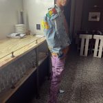August Alsina Instagram - Hi 👋🏽 um.. nice to meet you here, iGuess… 🤔 Strange place to say hi, but HI!! 🤣 🤷🏽‍♂️.. oh & follow @encinawellness for my dopest announcement YET!! Now… BYE ✌🏽:)