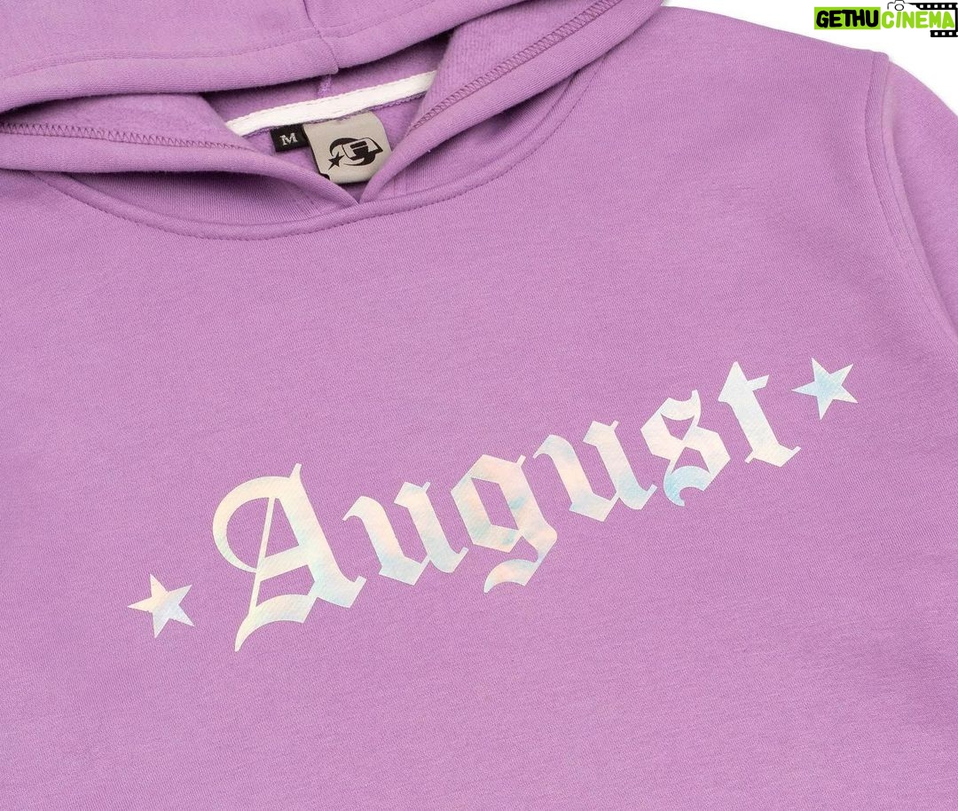 August Alsina Instagram - Yo! I dropped new sweatsuits! (Click The Link In My Bio) They are brilliant quality and it’s not many of them so get it before they go!