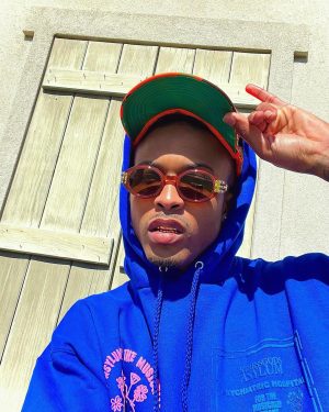 August Alsina Instagram - 🤴🏽 They call “King Gambetto” from the Ghetto 👑 🥷