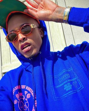 August Alsina Instagram - 🤴🏽 They call “King Gambetto” from the Ghetto 👑 🥷