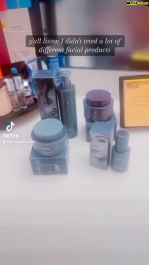 August Alsina Instagram - The woman in this video is so beautiful. 😍I love your voice, love your shaved head, and love your passion about your self care. You fashooo can be an ambassador friend!! 🤩 I hope the rest of yall been taking care of yourself, your skin, & within. ❤️🩹