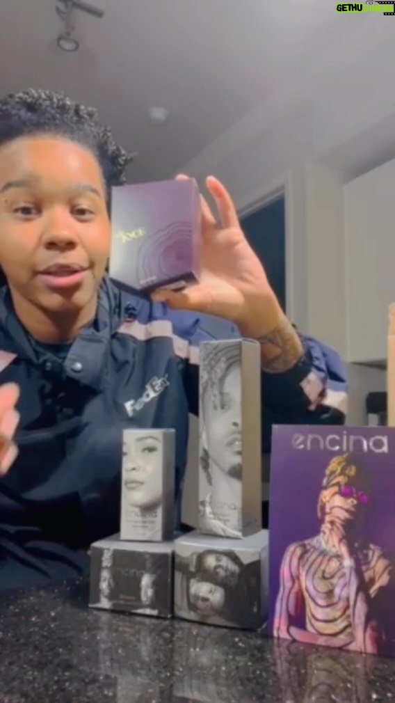 August Alsina Instagram - On my whole soul, these Lè Joce review video making me smile! & All of yall make looking good so damn easy. 😍🤞🏽 So, Cheers🍻 to smelling good too! Anyway, 🗣️ 10 out of 10, that’s the vote said !!